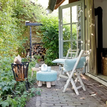 Bed & Breakfast Logeren Bij Saar Wijdenes